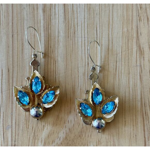 Vintage Bright Aqua Unfoiled Glass Dangle & Gold Tone Earrings EUC - Picture 2 of 8